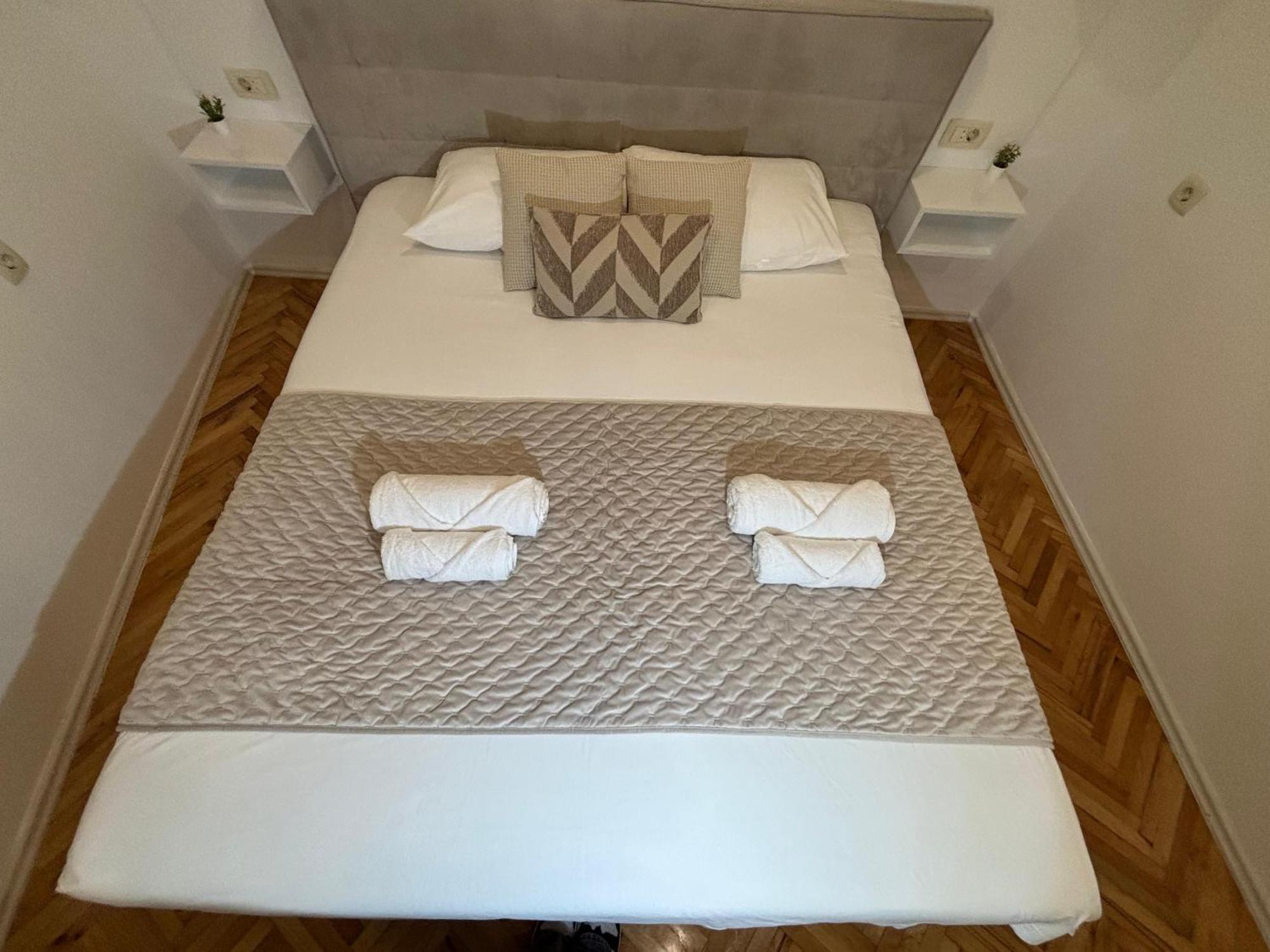Palace Apartment สปลิท ภายนอก รูปภาพ